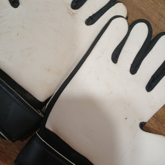 EFAH Goalie Soccer Gloves - Picture 2 of 3